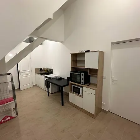 Dans Maison 2/3 Apartment